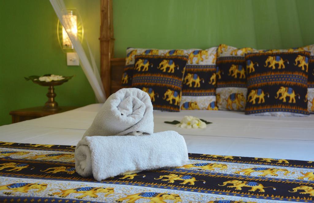 Golden Lodge Тангале Екстериор снимка