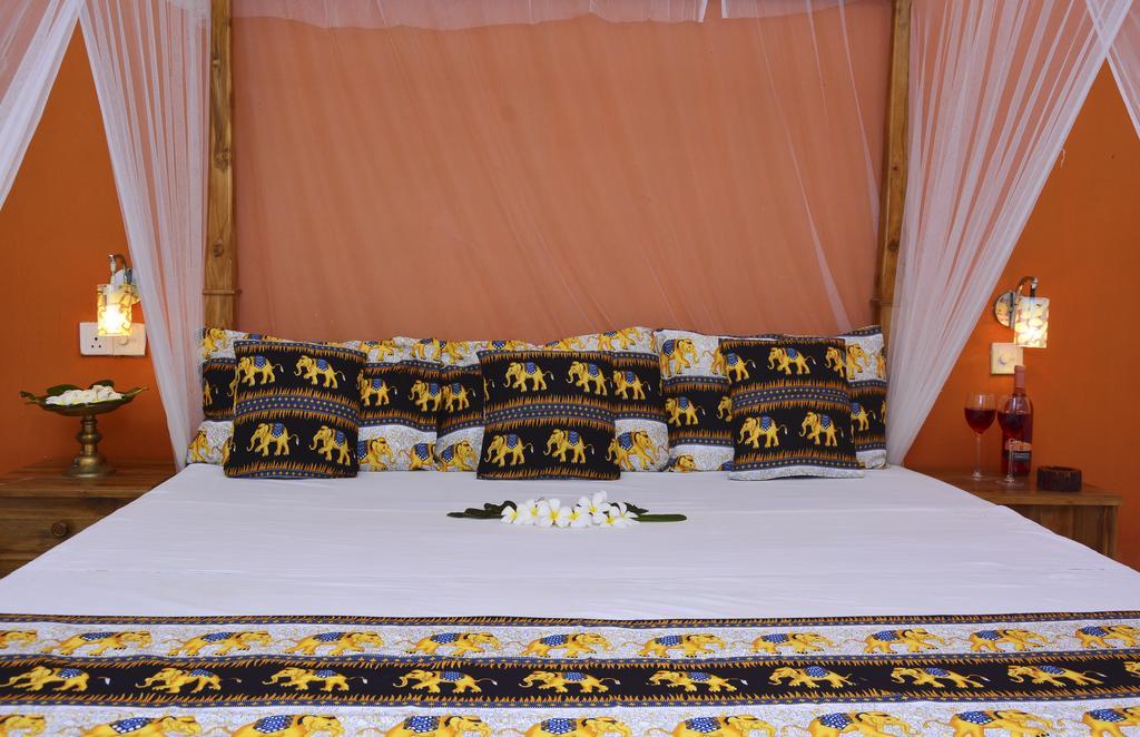 Golden Lodge Тангале Екстериор снимка